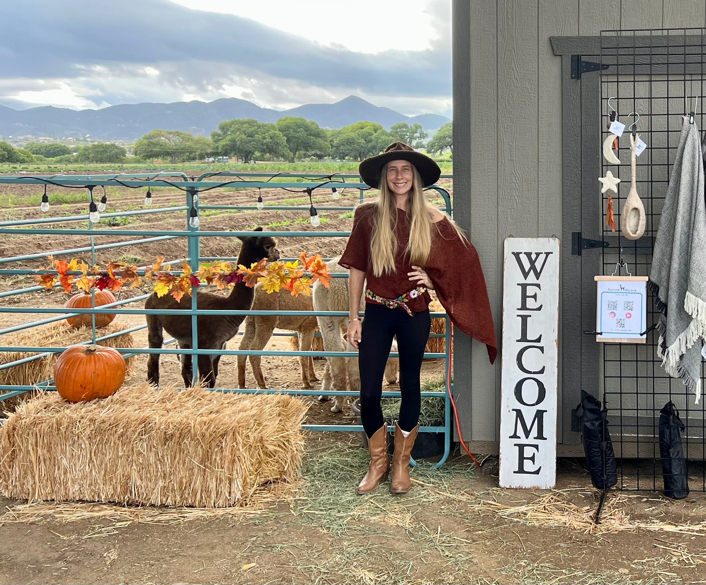 100% Alpaca Poncho
